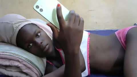 Snapshot of sweetvallerie chatting on 02-10-25, 12:18 sweetvallerie online show from 02-10-25, 12:18