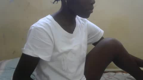 Snapshot of sweetvallerie chatting on 03-07-25, 12:01 sweetvallerie online show from 03-07-25, 12:01