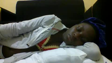 Snapshot of sweetvallerie chatting on 10-28-25, 06:54 sweetvallerie online show from 10-28-25, 06:54