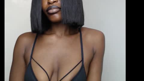Snapshot of sweetxxboobsx chatting on 10-12-25, 09:30 sweetxxboobsx online show from 10-12-25, 09:30