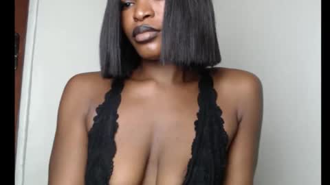 Snapshot of sweetxxboobsx chatting on 10-17-25, 08:17 sweetxxboobsx online show from 10-17-25, 08:17