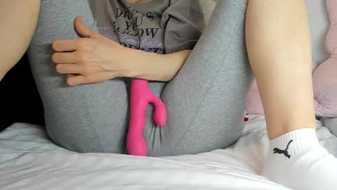 Mia online show from 12-26-24, 10:52