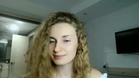 sweety_fruits online show from 02-11-26, 05:07