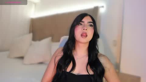 Snapshot of sweety_nicole_ chatting on 06-24-26, 04:44 sweety nicole 3 online show from 06-24-26, 04:44