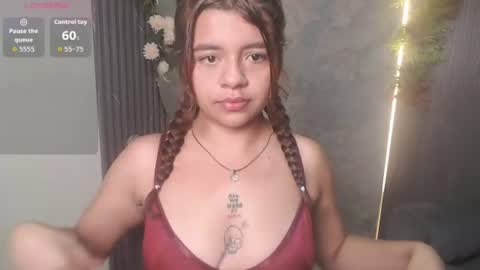 Snapshot of sweety_smilee chatting on 06-23-26, 12:47 Emma online show from 06-23-26, 12:47