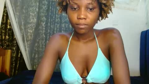 Snapshot of sweety_spixxy chatting on 05-12-26, 06:21 Dolly online show from 05-12-26, 06:21