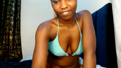 Snapshot of sweety_spixxy chatting on 06-15-26, 06:37 Dolly online show from 06-15-26, 06:37