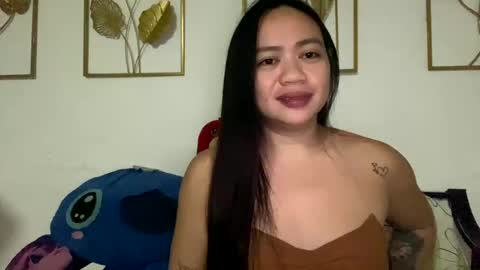 Snapshot of sweetyasian_ chatting on 10-15-25, 01:22 stacey online show from 10-15-25, 01:22