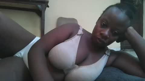 Snapshot of sweetyass25 chatting on 05-12-26, 05:48 sweetyass25 online show from 05-12-26, 05:48