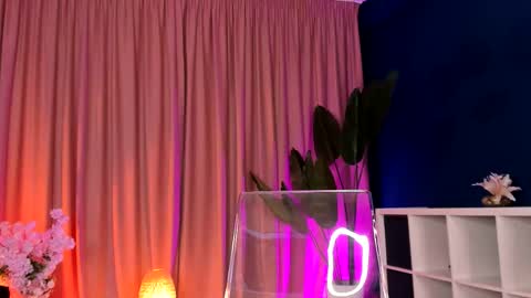 Snapshot of sweetyfit chatting on 11-25-25, 05:51 Leya online show from 11-25-25, 05:51