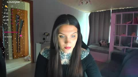 Snapshot of sweetyladiy chatting on 05-12-26, 07:05 Aiza online show from 05-12-26, 07:05