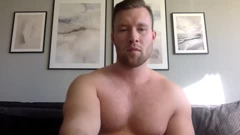 Snapshot of swekingxx chatting on 02-18-25, 01:33 swekingxx online show from 02-18-25, 01:33