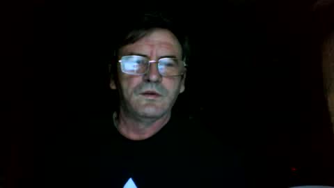 Snapshot of swergiu333 chatting on 04-21-26, 04:19 Raymond online show from 04-21-26, 04:19