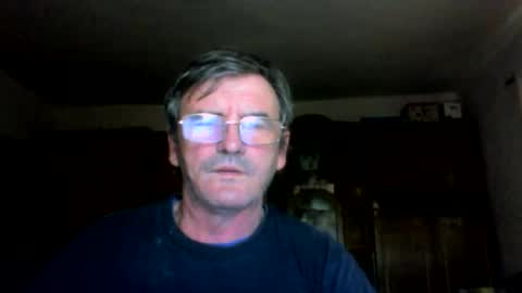 Snapshot of swergiu333 chatting on 05-06-26, 04:41 Raymond online show from 05-06-26, 04:41