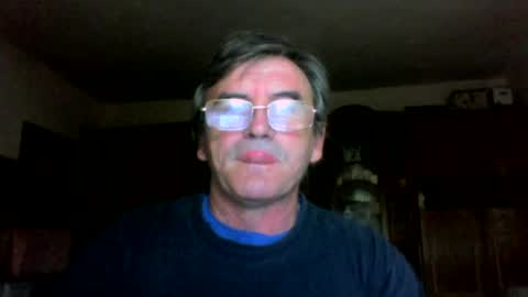 Snapshot of swergiu333 chatting on 05-11-26, 04:40 Raymond online show from 05-11-26, 04:40