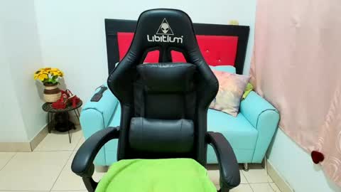 Snapshot of swet_latina18 chatting on 07-06-26, 11:18 mia online show from 07-06-26, 11:18