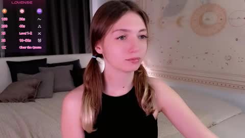 Snapshot of swettymolly chatting on 09-29-25, 10:31 swettymolly online show from 09-29-25, 10:31