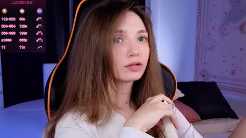 Snapshot of swettymolly chatting on 11-17-25, 09:42 swettymolly online show from 11-17-25, 09:42