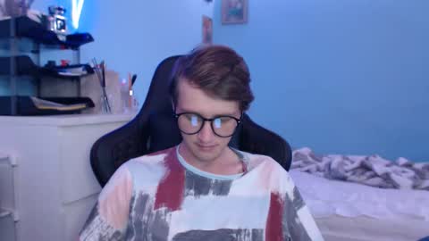 Cat online show from 03-30-26, 02:18