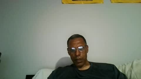 Snapshot of swimmerbod2495 chatting on 06-12-26, 06:23 swimmerbod2495 online show from 06-12-26, 06:23