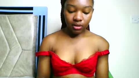 Snapshot of swit_candy chatting on 04-25-26, 01:52 Candy online show from 04-25-26, 01:52