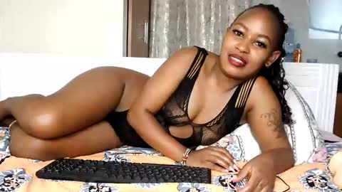 Snapshot of swt_bby chatting on 06-20-26, 06:05 swt_bby online show from 06-20-26, 06:05