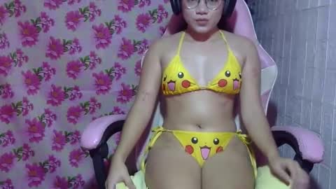 syera_04 online show from 04-10-26, 01:44