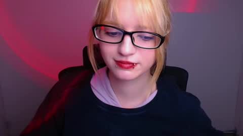 Syfer online show from 11-27-25, 01:24