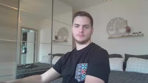 Snapshot of syl092 chatting on 03-11-25, 01:23 syl092 online show from 03-11-25, 01:23