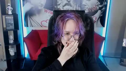 syllviareed online show from 12-21-25, 10:00