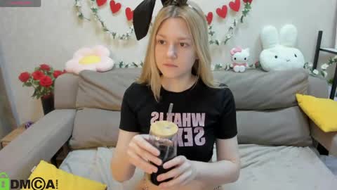 Sylvia online show from 03-12-26, 01:12