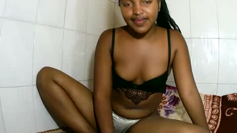 sylviasexy27 online show from 02-21-25, 04:29