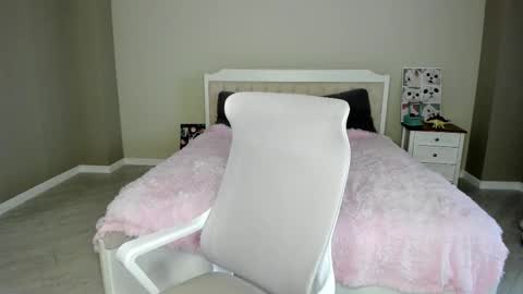 Mila online show from 11-07-25, 08:47