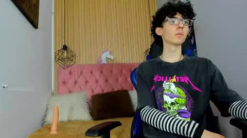 Snapshot of syriussz chatting on 02-08-26, 07:17 Syriussz online show from 02-08-26, 07:17