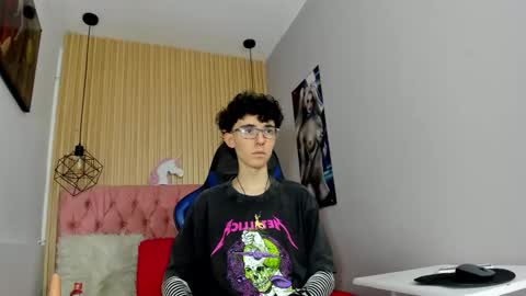 Snapshot of syriussz chatting on 02-14-26, 07:21 Syriussz online show from 02-14-26, 07:21