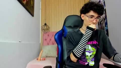 Snapshot of syriussz chatting on 02-17-26, 07:42 Syriussz online show from 02-17-26, 07:42