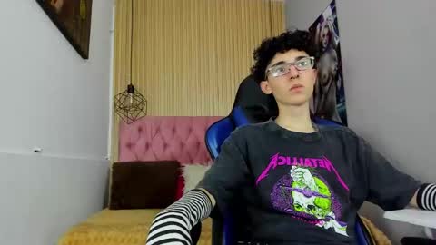 Snapshot of syriussz chatting on 02-25-26, 07:23 Syriussz online show from 02-25-26, 07:23