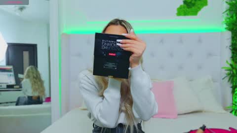 Snapshot of taahiraarabian chatting on 01-23-25, 01:24 Arianna online show from 01-23-25, 01:24