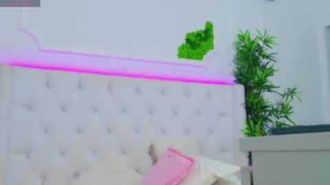 Snapshot of taahiraarabian chatting on 01-23-25, 07:51 Arianna online show from 01-23-25, 07:51