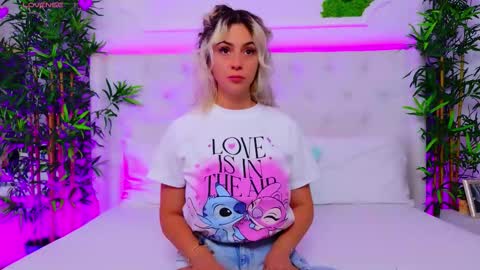 Snapshot of taahiraarabian chatting on 09-09-25, 12:26 Arianna online show from 09-09-25, 12:26