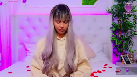 Arianna online show from 02-12-26, 01:39