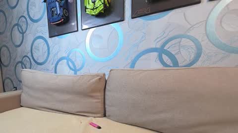 Hasel online show from 01-16-26, 02:43