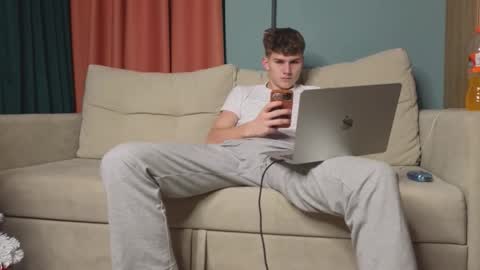 Alex online show from 01-13-26, 06:24