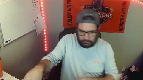 TaintNuzzler online show from 02-11-25, 06:40