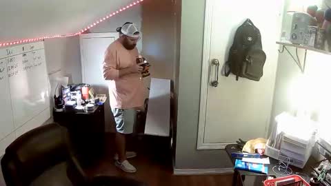 TaintNuzzler online show from 10-23-25, 06:39