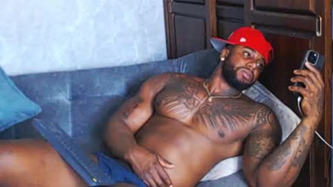 Tairon Tucke online show from 12-22-24, 09:42