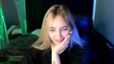 Snapshot of taisia_hot chatting on 07-27-26, 08:10 Taisia online show from 07-27-26, 08:10