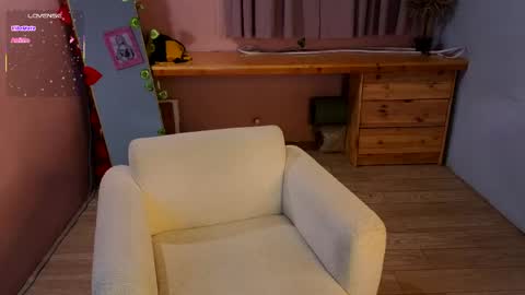 Lizzy online show from 05-31-26, 06:09