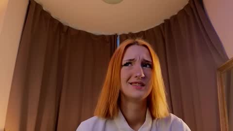 Snapshot of taiteedgington chatting on 10-06-25, 02:31 im Lally online show from 10-06-25, 02:31