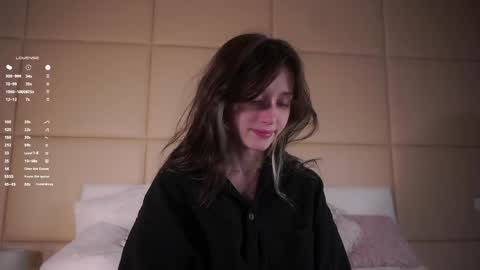Snapshot of taitehambelton chatting on 06-06-26, 03:55 Mia online show from 06-06-26, 03:55